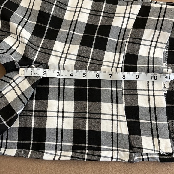 NEW PATRIZIA LUCA
High Waist Capri Pants - Size XS - Picture 6 of 9